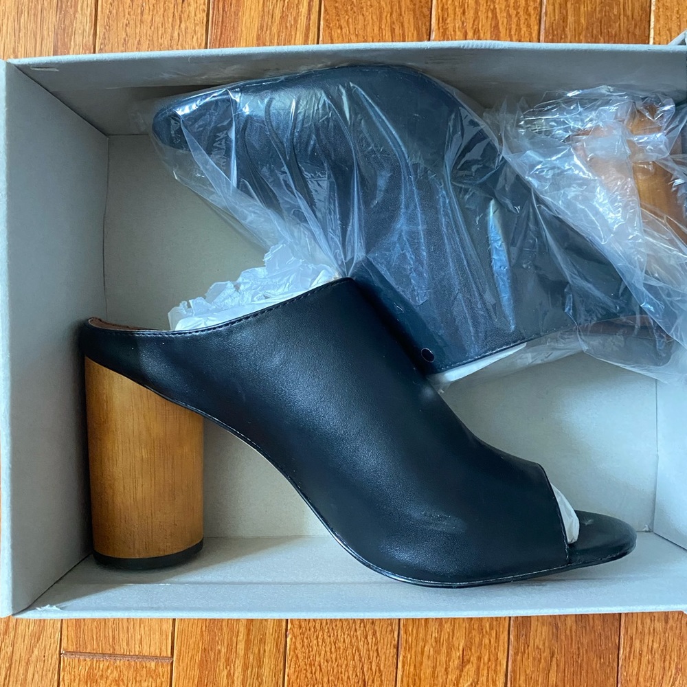 Urban Outfitters Wooden Heel Mule Size: 9.5-10